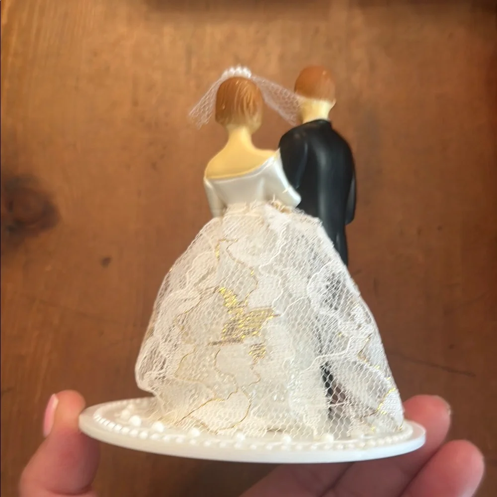 Classic Bride and Groom Cake Topper with Lace